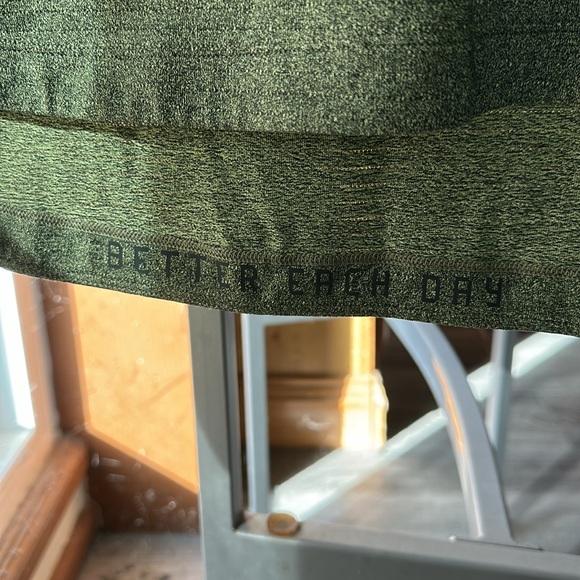 Lululemon Drysense Training Short Sleeve Shirt in Black / Faded Zap - Picture 12 of 12